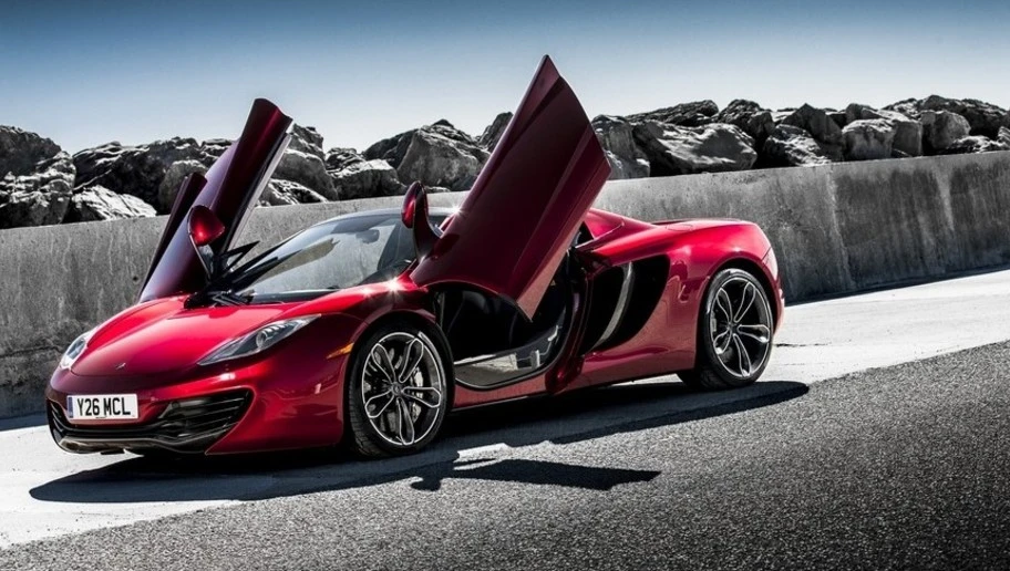 Choáng váng với dàn siêu xe của Cristiano Ronaldo ảnh 10